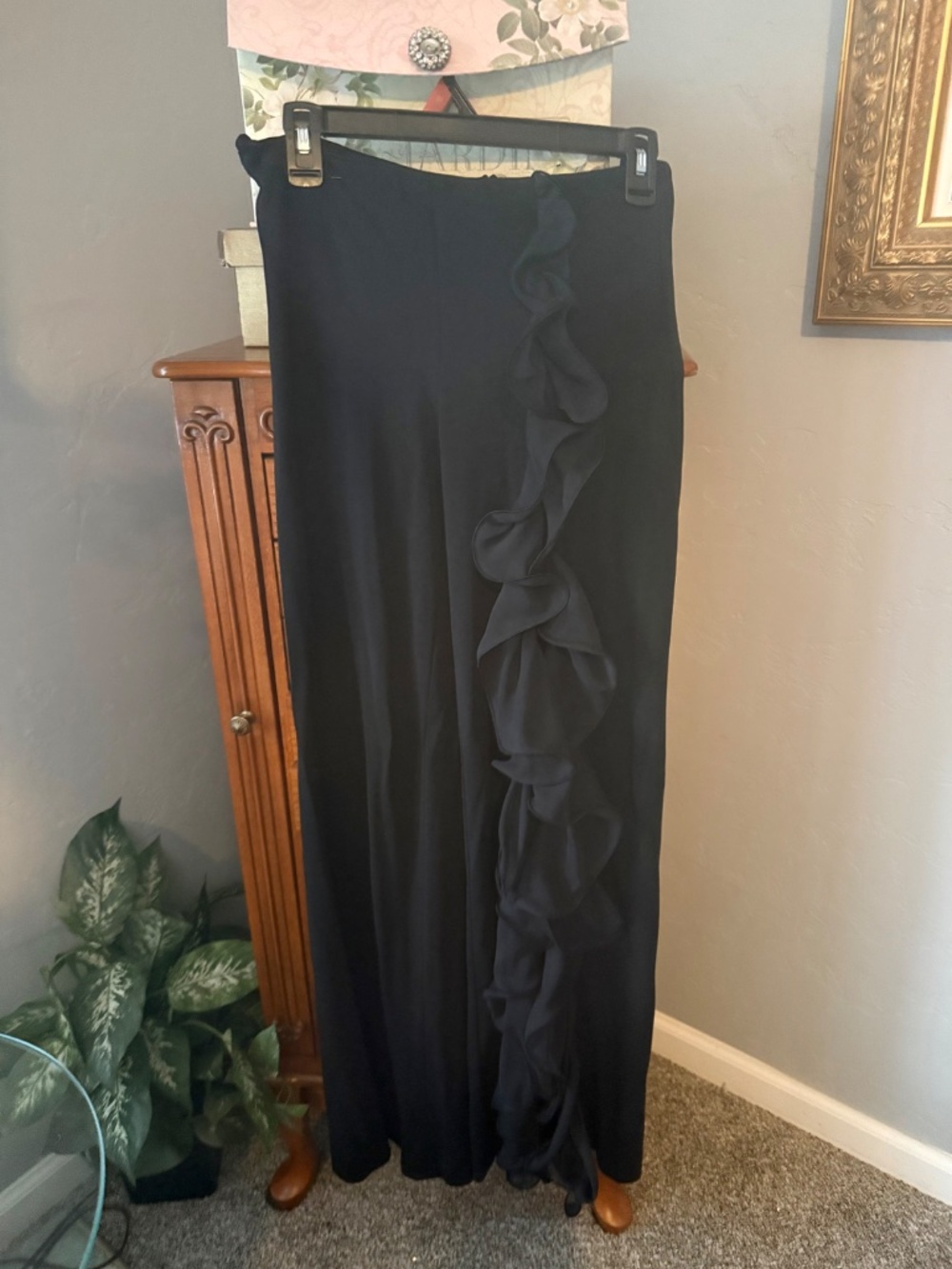 BEBE Black Wide Leg Ruffle Front Split Pants Statement Trousers - Size Small - Picture 3 of 6